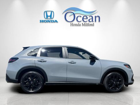 Used 2024 Honda HR-V Sport image 2
