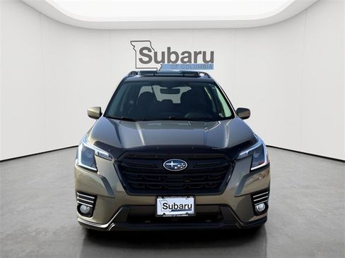 Used 2022 Subaru Forester Premium image 2