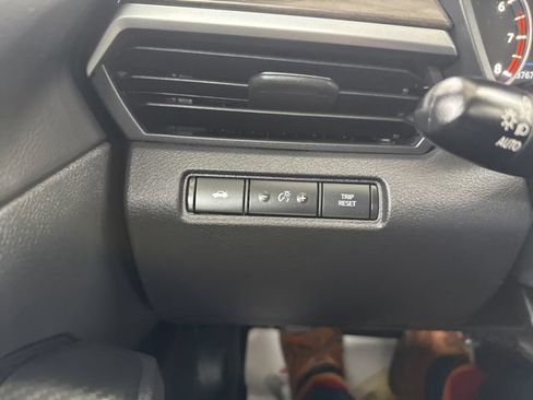 Used 2025 Nissan Altima 2.5 SV FWD image 26