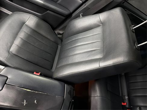 Used 2015 Mercedes-Benz E 400 4MATIC Sedan w/ Parking Assist Package image 17