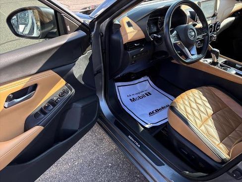 Used 2021 Nissan Sentra SV w/ SV Premium Package image 11