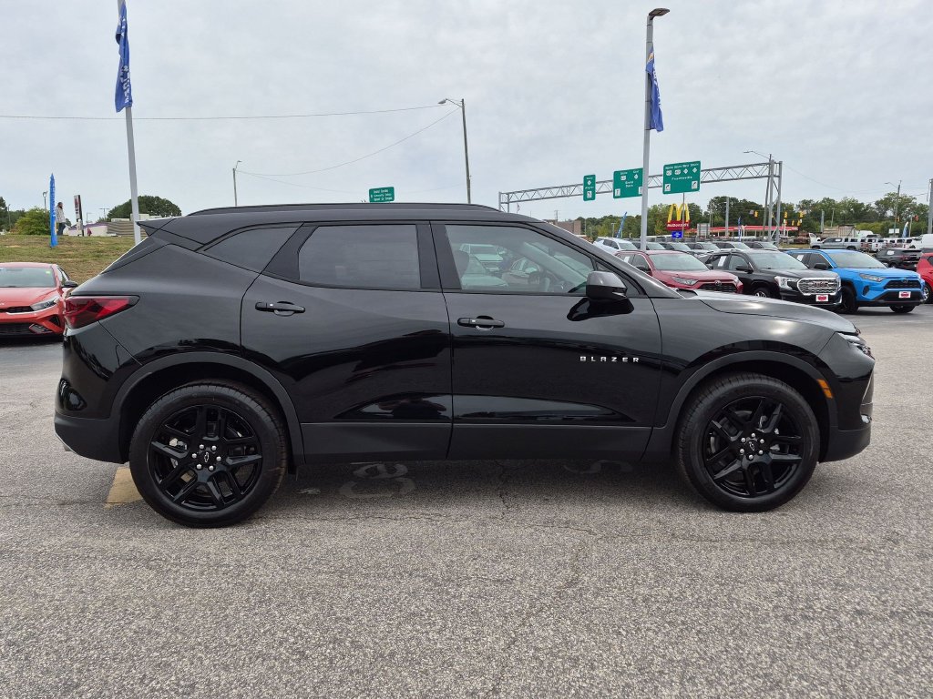 New 2026 Chevrolet Blazer LT w/ Convenience Package FWD image 3