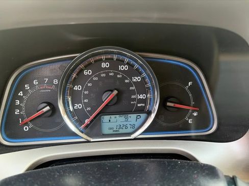 Used 2013 Toyota RAV4 Limited AWD/4WD image 3