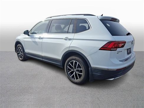 Used 2021 Volkswagen Tiguan SE image 6