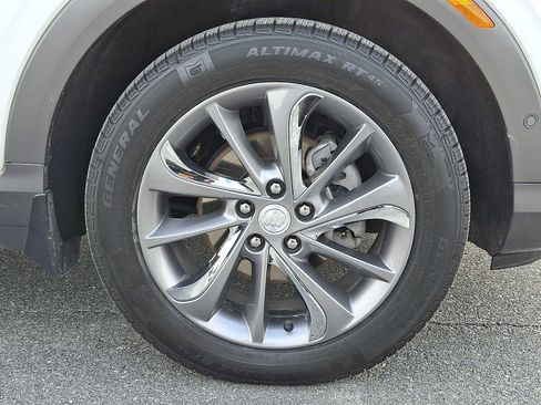 Used 2020 Buick Encore GX Essence w/ Experience Buick Package image 8