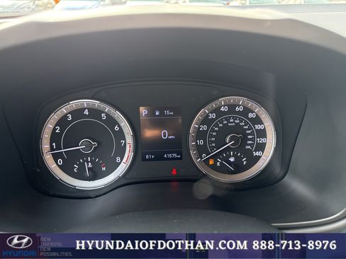 Certified 2022 Hyundai Venue Limited FWD image 9