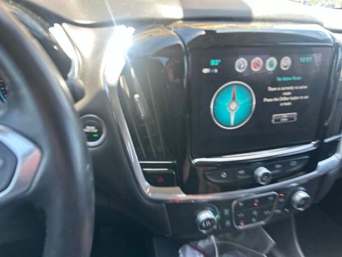 Used 2019 Chevrolet Traverse LT FWD image 14