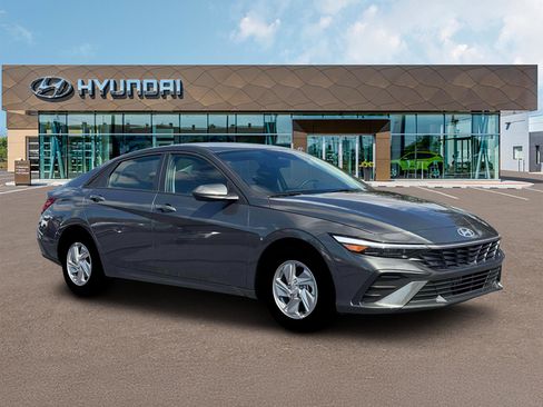 New 2026 Hyundai Elantra SE image 10