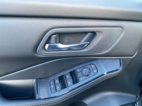 New 2026 Nissan Rogue SV image 10