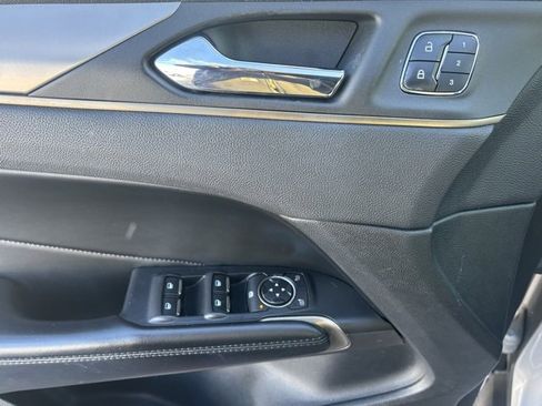 Used 2017 Lincoln MKC Premiere image 11