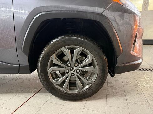 Used 2022 Toyota RAV4 XLE Premium AWD/4WD image 27