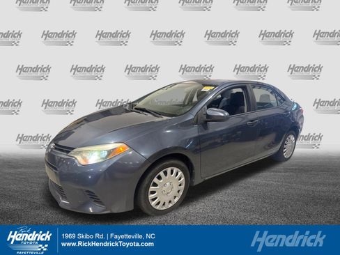 Used 2015 Toyota Corolla LE FWD image 1