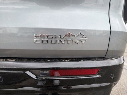 New 2026 Chevrolet Traverse High Country FWD image 10