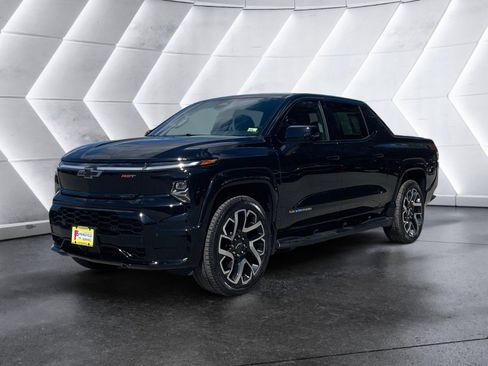 Certified 2025 Chevrolet Silverado EV RST AWD/4WD image 2