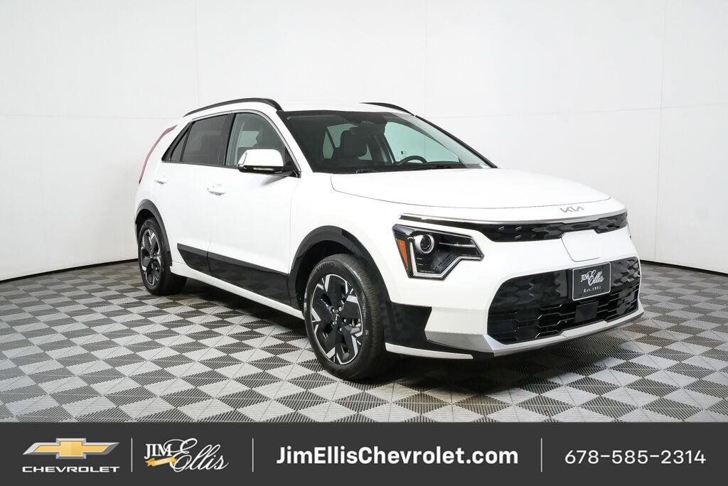 Used 2023 Kia Niro Wind w/ Wind Preserve Package FWD image 1
