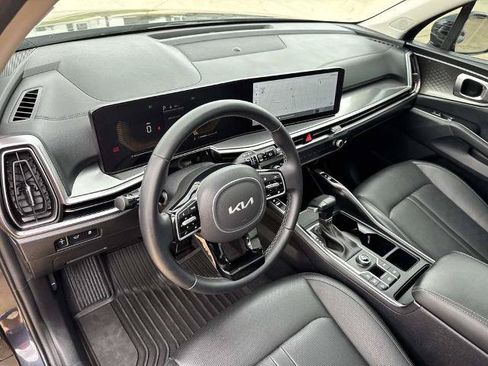 Used 2025 Kia Sorento EX w/ Panoramic Sunroof Package FWD image 20