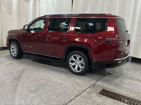 Used 2022 Jeep Wagoneer Series II w/ Flexible Seating Group AWD/4WD image 3