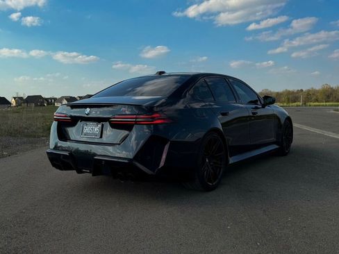 Used 2025 BMW M5 w/ Executive Package image 4