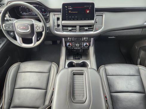 Used 2024 GMC Yukon XL SLT image 26