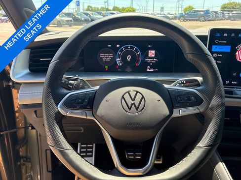 Used 2025 Volkswagen Tiguan SE R-Line AWD/4WD image 12
