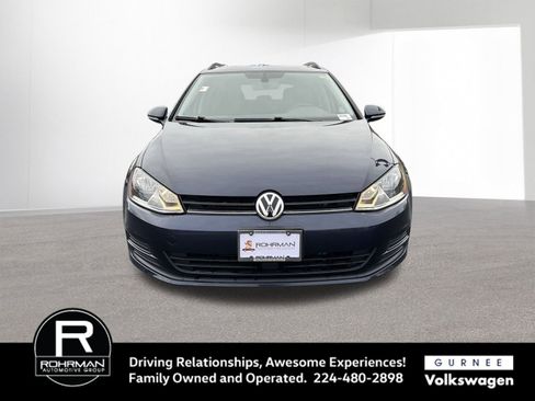 Used 2016 Volkswagen Golf Limited Edition image 3