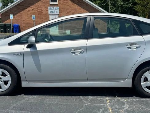 Used 2010 Toyota Prius One FWD image 3