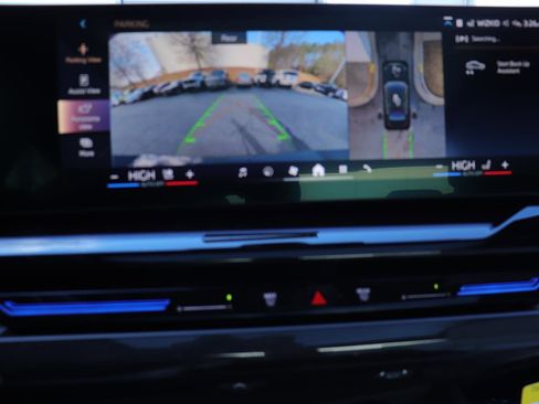 Used 2025 BMW 530i w/ Executive Package image 35