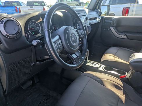 Used 2018 Jeep Wrangler Unlimited Sport S image 9
