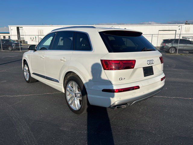 Used 2017 Audi Q7 3.0T Prestige AWD/4WD image 3