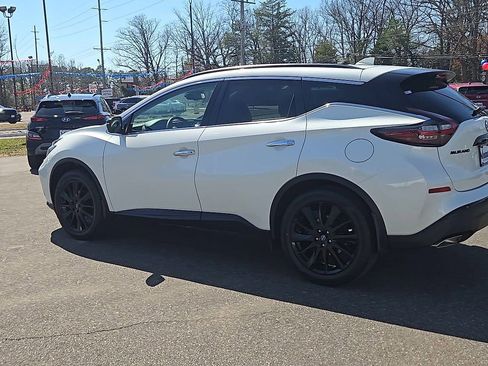 Used 2023 Nissan Murano SV w/ SV Midnight Edition Package image 6