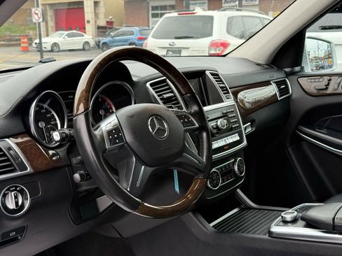 Used 2014 Mercedes-Benz GL 450 4MATIC image 23