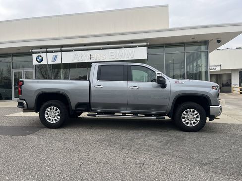 Used 2024 Chevrolet Silverado 2500 LTZ w/ LTZ Plus Package image 9