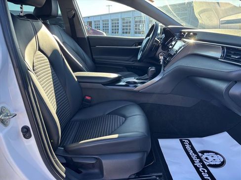 Used 2020 Toyota Camry SE image 14