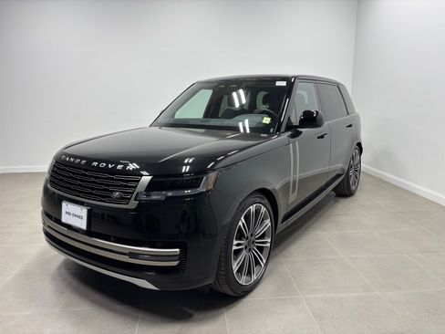 Used 2026 Land Rover Range Rover Long Wheelbase SE AWD/4WD image 1