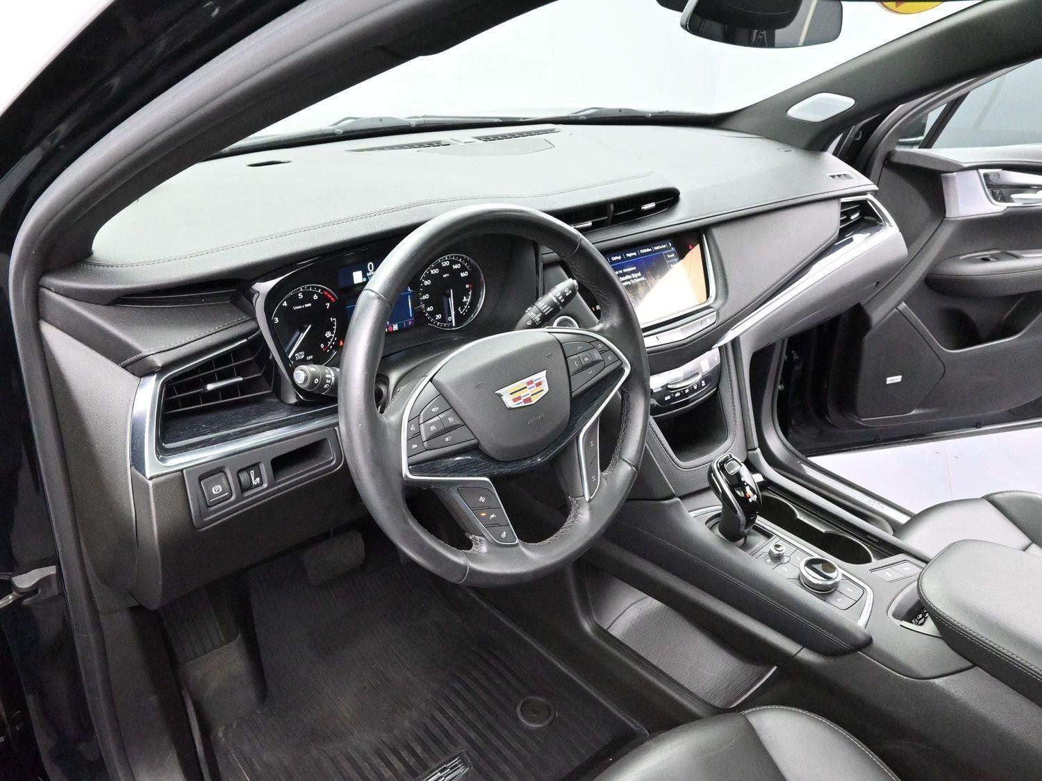 Certified 2025 Cadillac XT5 Premium Luxury AWD/4WD image 13