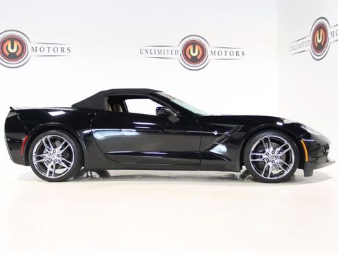 Used 2014 Chevrolet Corvette Stingray Convertible w/ 3LT Preferred Equipment Group RWD image 9