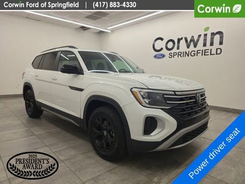 Used 2024 Volkswagen Atlas Peak Edition SE AWD/4WD image 6
