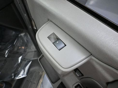 Used 2018 GMC Savana 2500 image 39