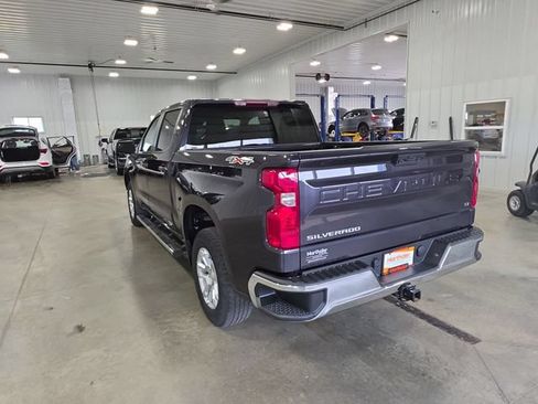 Used 2023 Chevrolet Silverado 1500 LT AWD/4WD image 6
