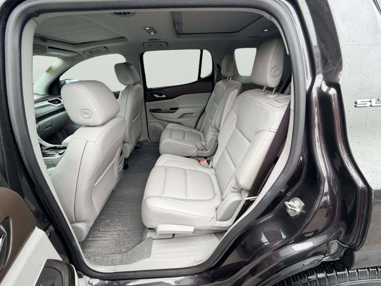 Used 2017 GMC Acadia SLT w/ LPO, Floor Liner Package AWD/4WD image 23