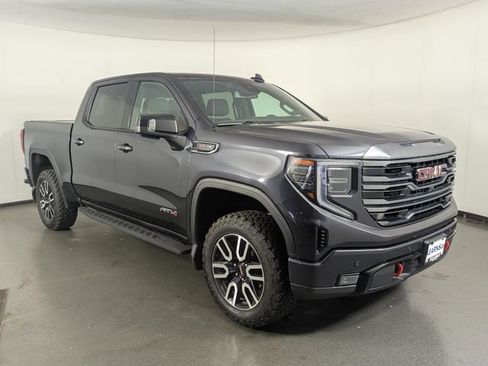 Used 2022 GMC Sierra 1500 AT4 w/ AT4 Premium Package AWD/4WD image 2