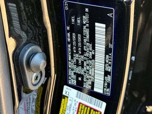 Certified 2022 Toyota Highlander Platinum image 36