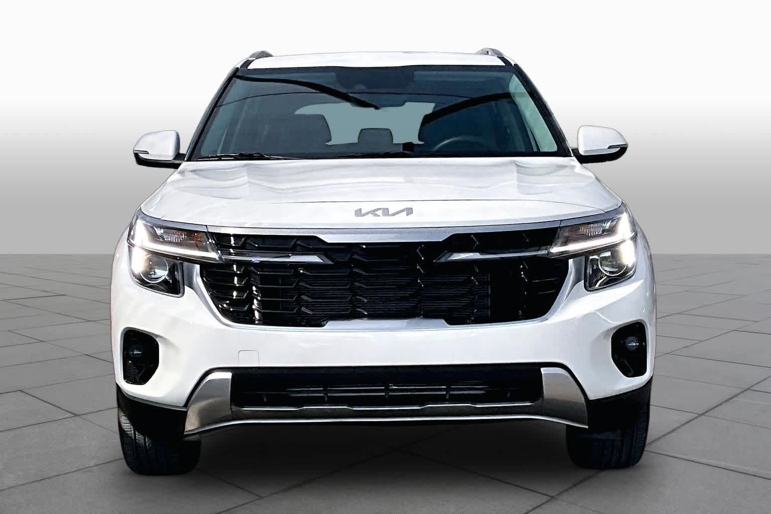 Used 2026 Kia Seltos EX FWD image 4
