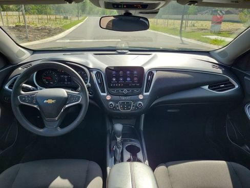 Used 2024 Chevrolet Malibu LT image 25
