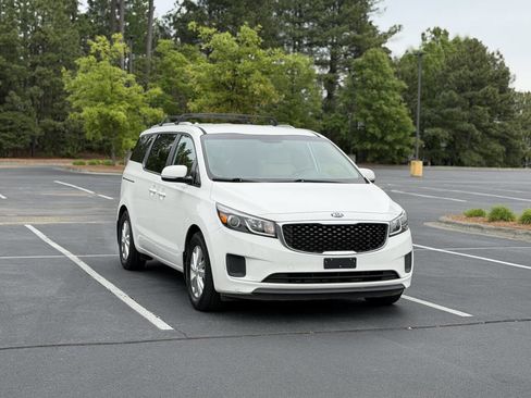 Used 2016 Kia Sedona LX FWD image 1