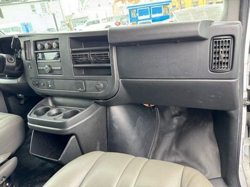 Used 2017 Chevrolet Express 2500 image 15