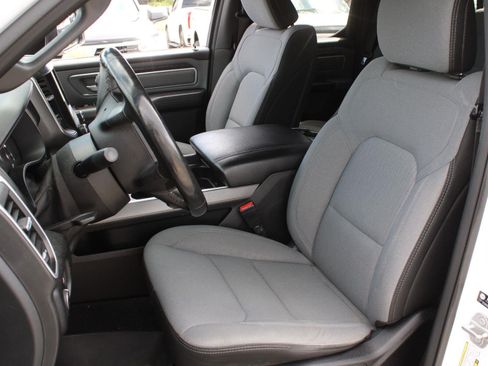 Used 2022 RAM 1500 Big Horn AWD/4WD image 16