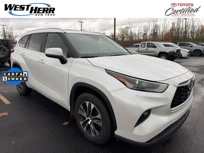 Used 2023 Toyota Highlander XLE