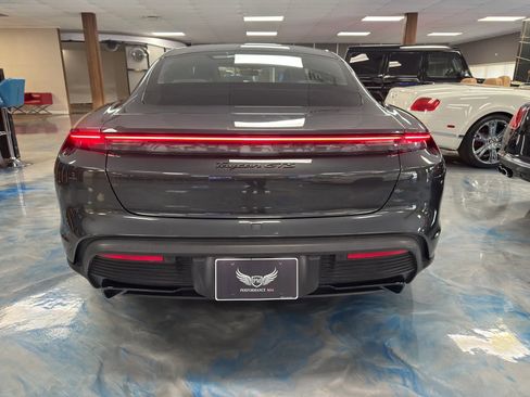 Used 2022 Porsche Taycan GTS image 6