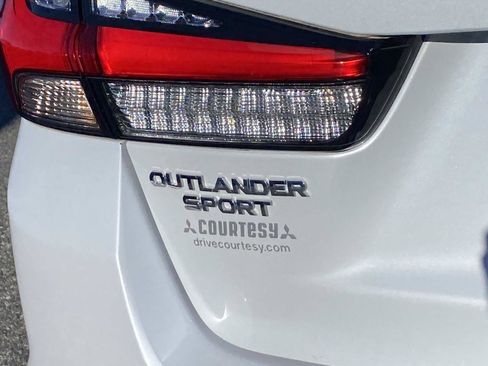 Used 2023 Mitsubishi Outlander Sport ES AWD/4WD image 4